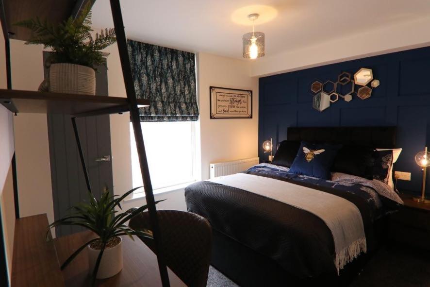 Boutique 5 Bed Home On Birdwell Road - Free Parking Sheffield Exterior photo